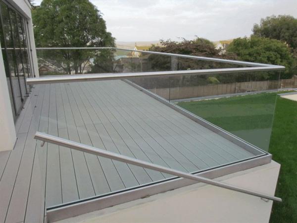 Лестничные ограждения,     перила,     инвалидные поручни из нержавеющей стали и стекла.      Монтаж,     изготовление  цена